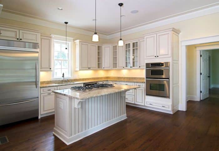 Neutral tone American Classic kitchen