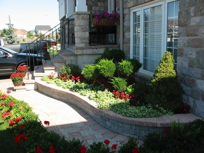 Front yard classic garden design